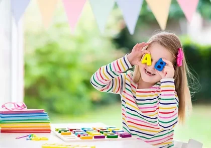 نقش بازی و سرگرمی در یادگیری زبان انگلیسی کودکان